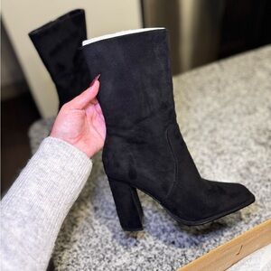 Steve Madden Classy Black Suede Heeled Boots / Bootie